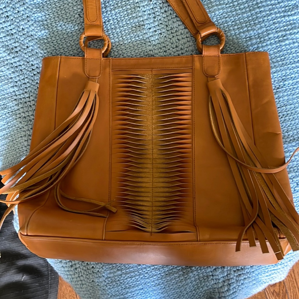 Large shoulder bag.